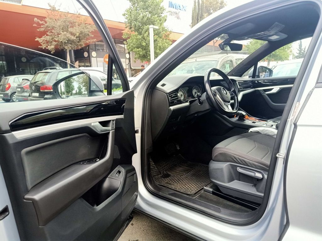VOLKSWAGEN Touareg 2019
