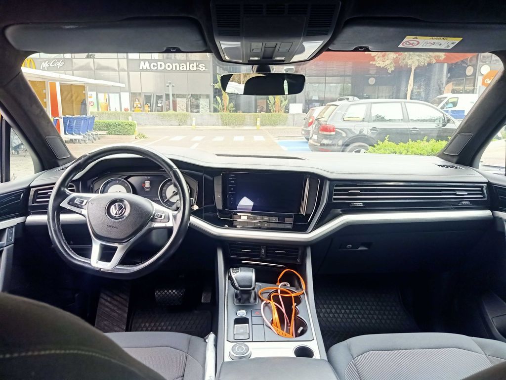 VOLKSWAGEN Touareg 2019
