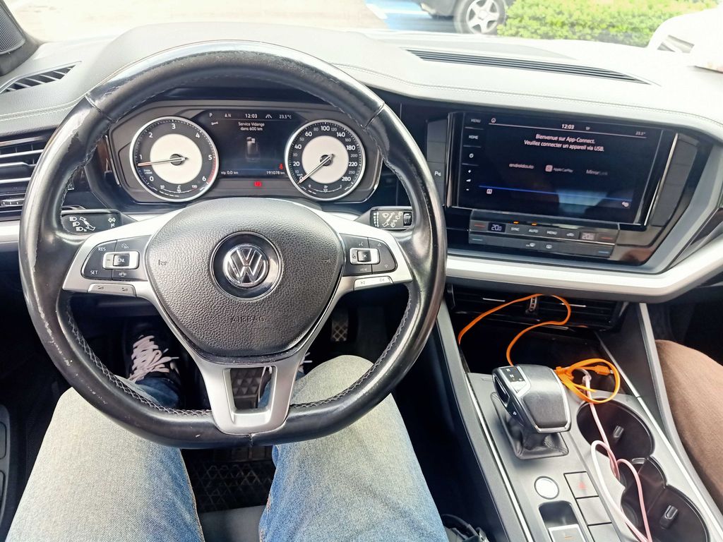 VOLKSWAGEN Touareg 2019