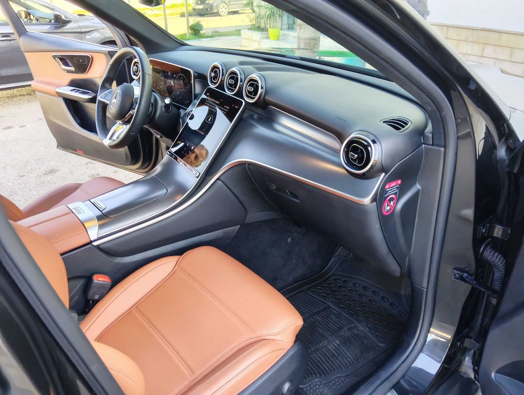 MERCEDES-BENZ GLC 2025
