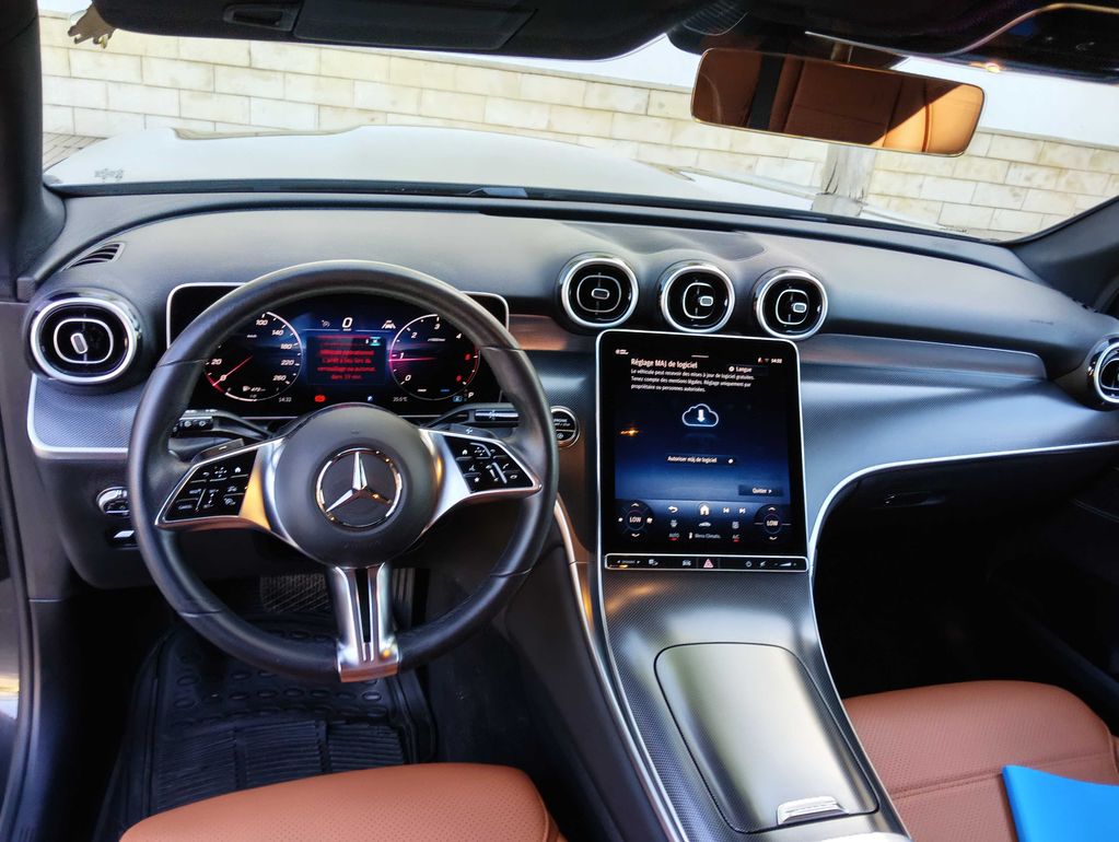 MERCEDES-BENZ GLC 2025