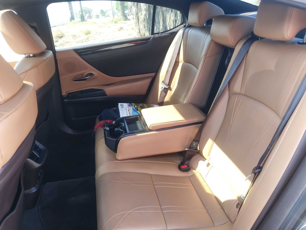 LEXUS ES 2021