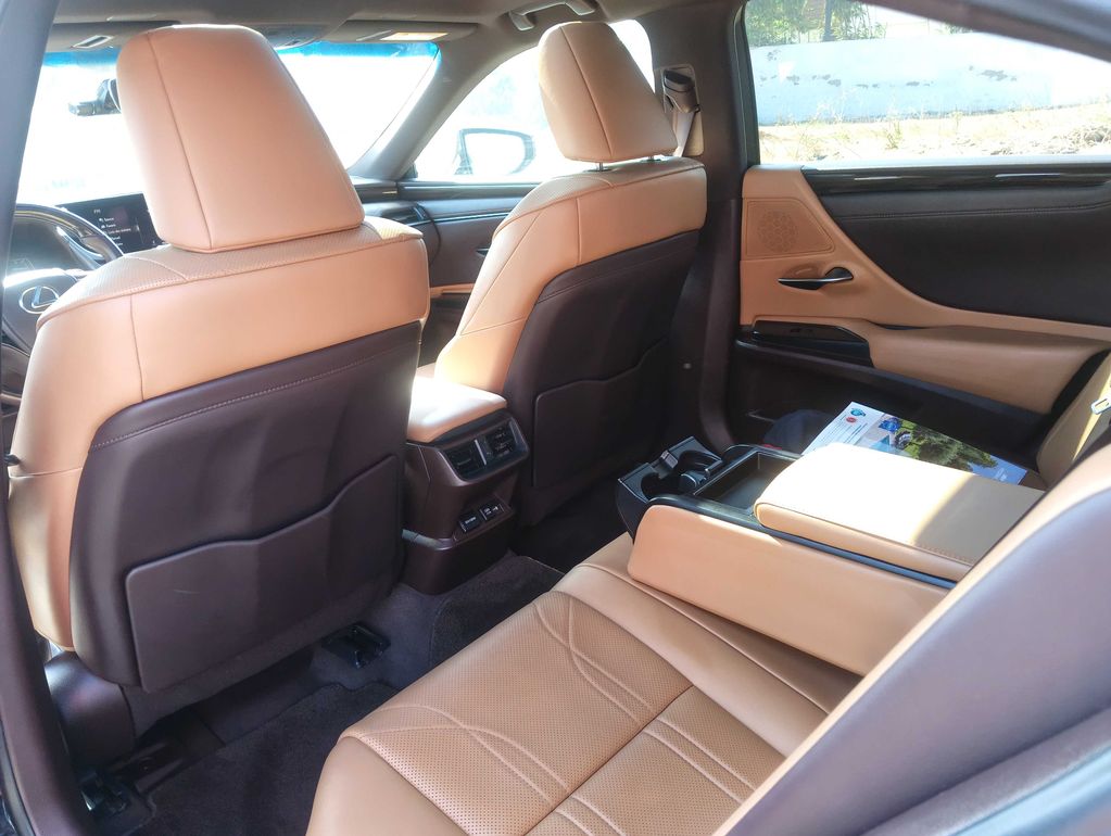 LEXUS ES 2021