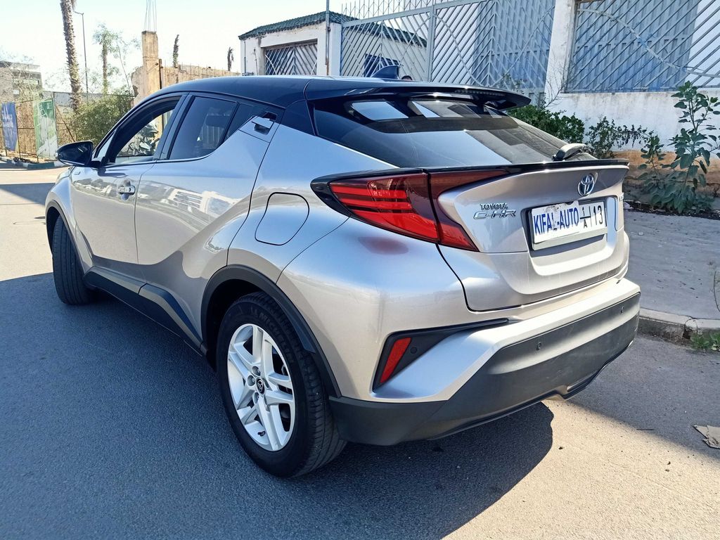 TOYOTA C-HR 2021