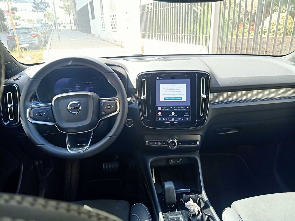 VOLVO XC40 2023