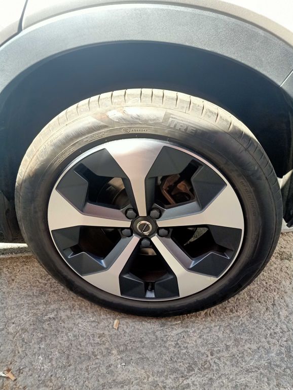 VOLVO XC40 2023