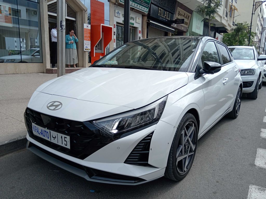 HYUNDAI i20