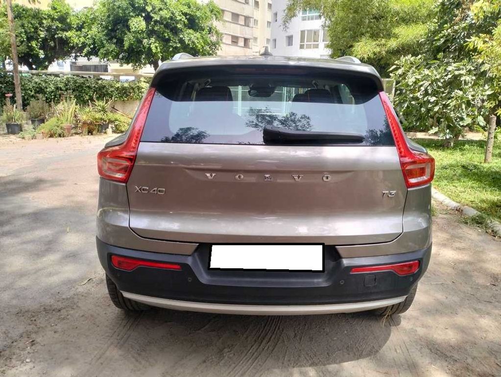 VOLVO XC40 2021