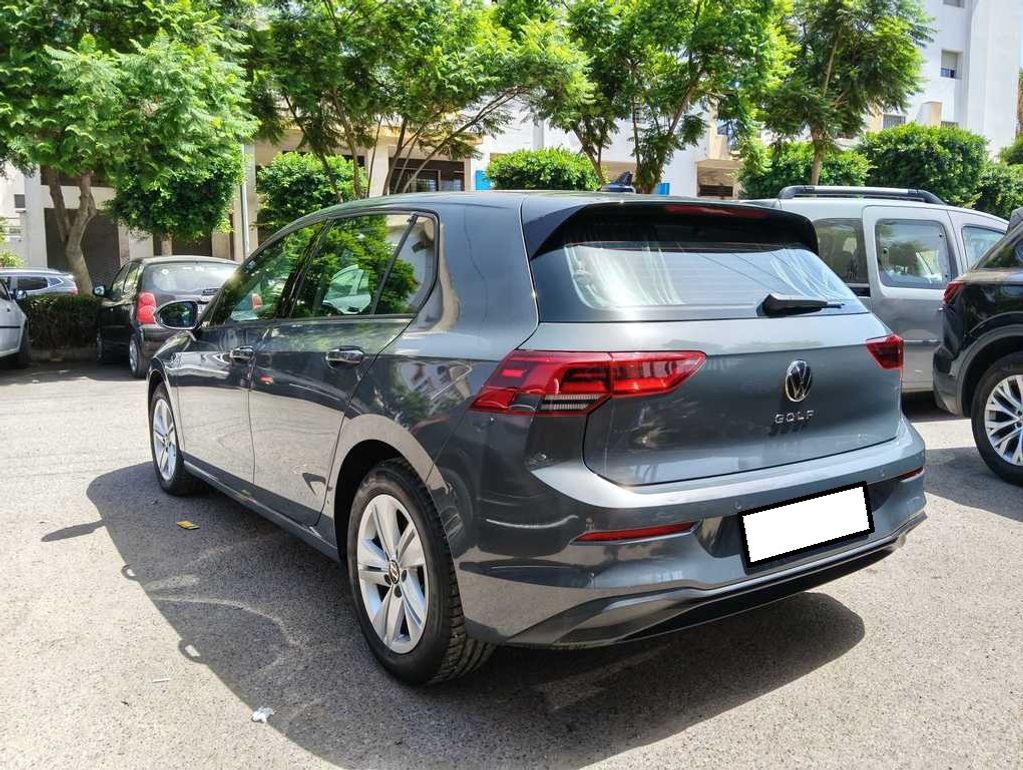 VOLKSWAGEN Golf 2024