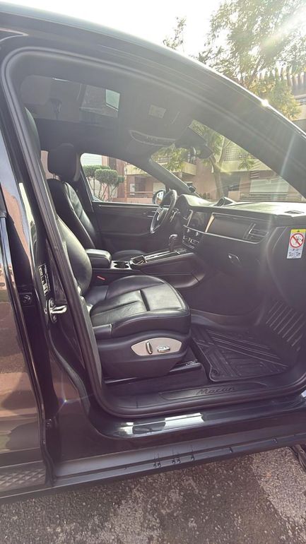 PORSCHE Macan 2022