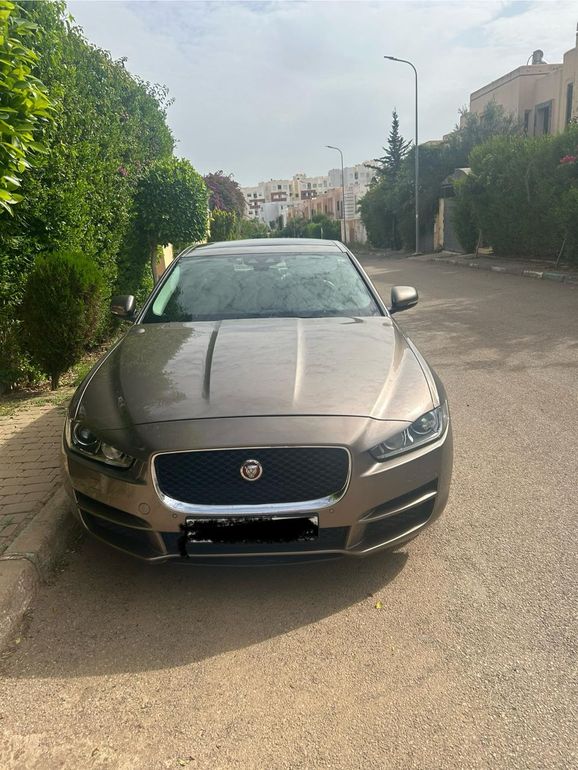 JAGUAR XE