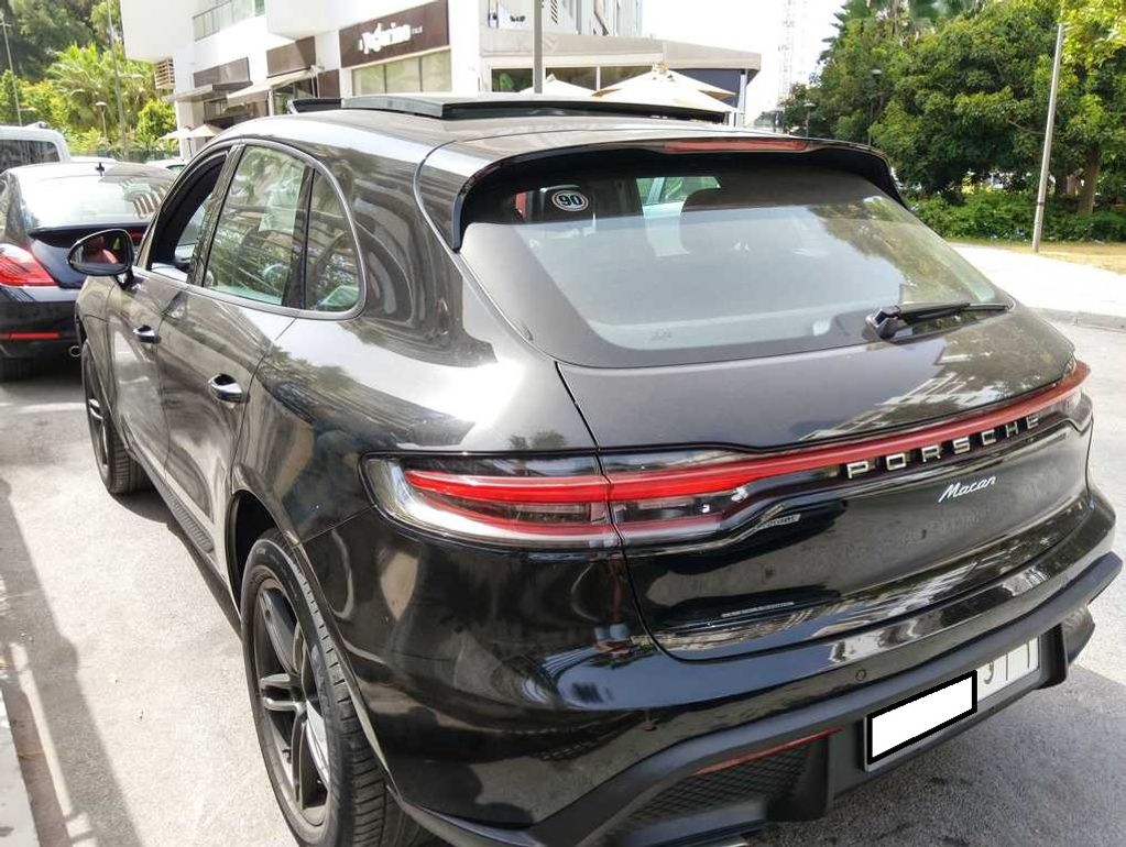 PORSCHE Macan 2023