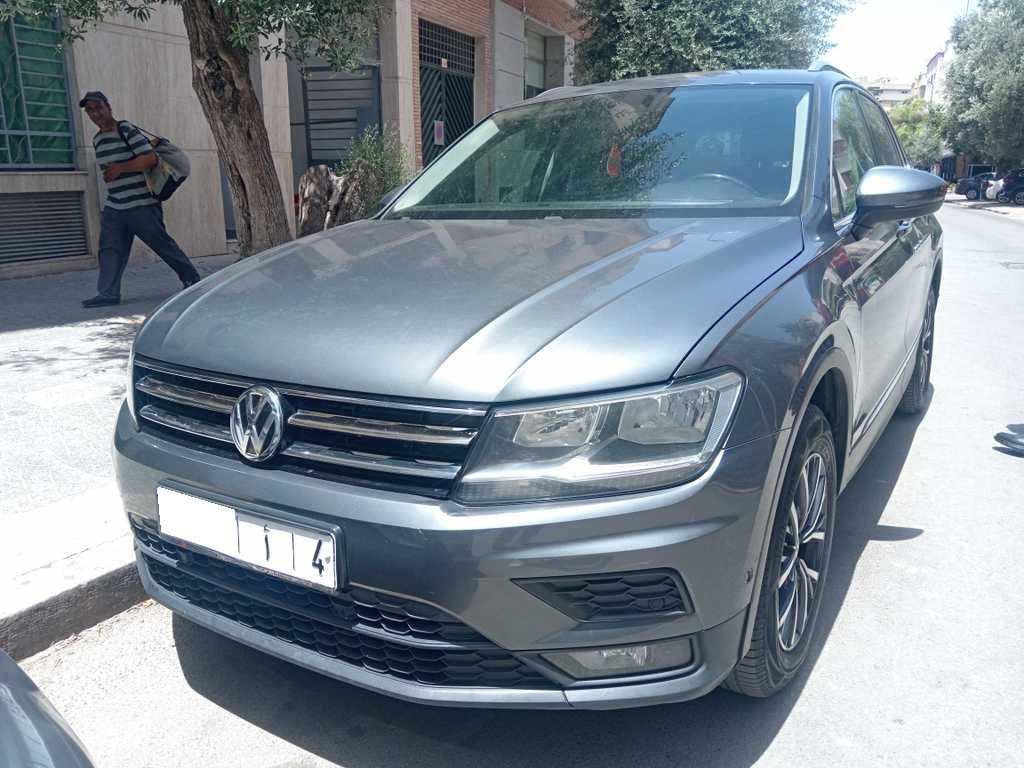 VOLKSWAGEN Tiguan