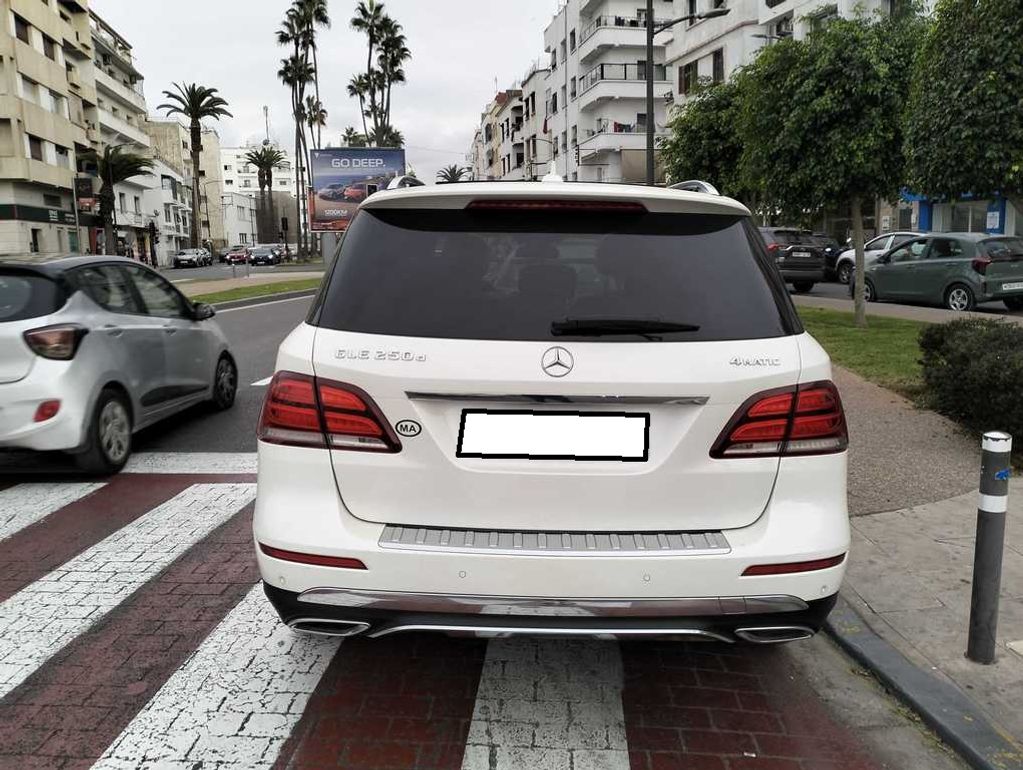 MERCEDES-BENZ GLE 2016