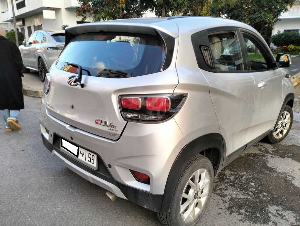 MAHINDRA KUV 100 2022