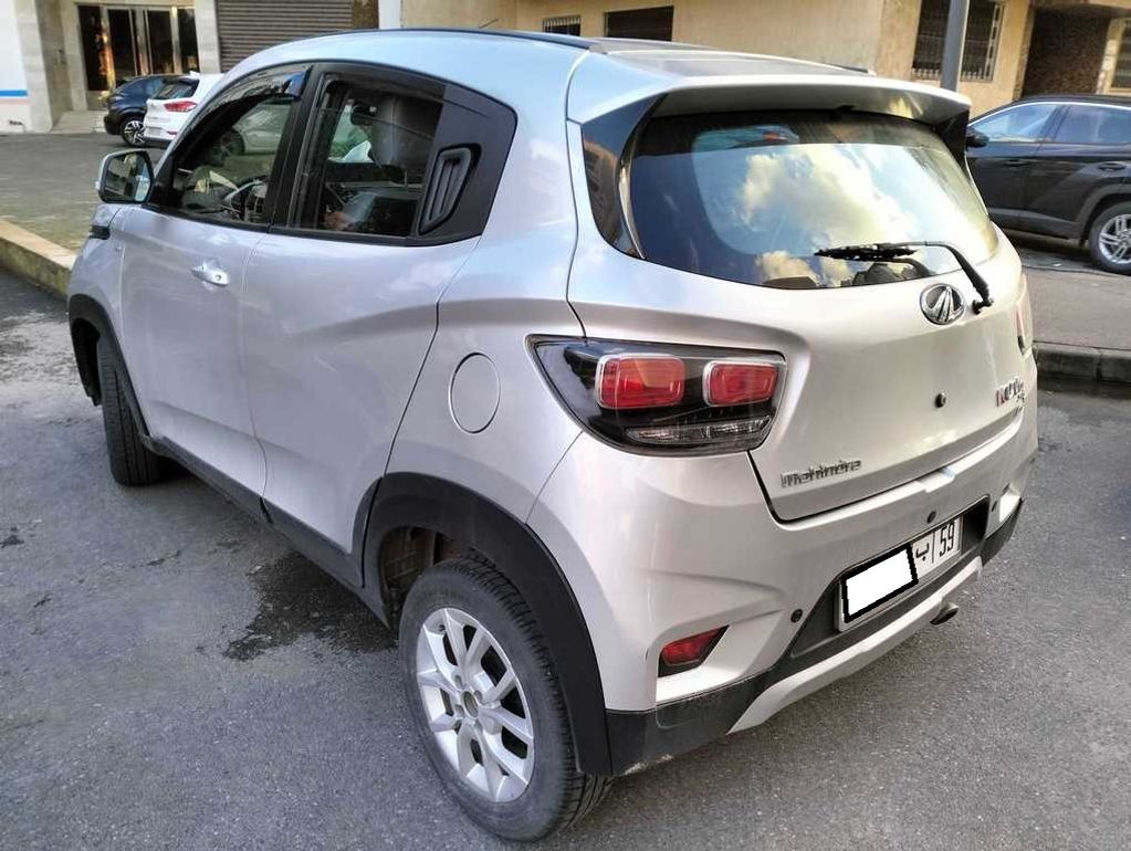 MAHINDRA KUV 100 2022