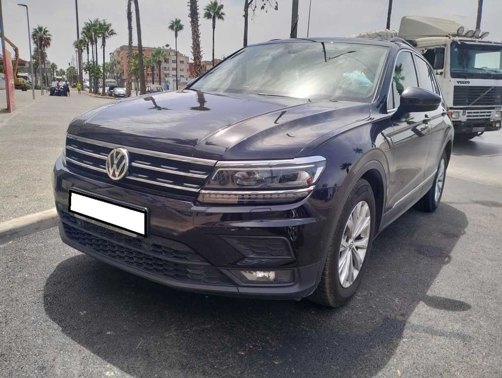 VOLKSWAGEN Tiguan
