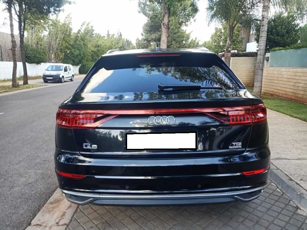 AUDI Q8 2021