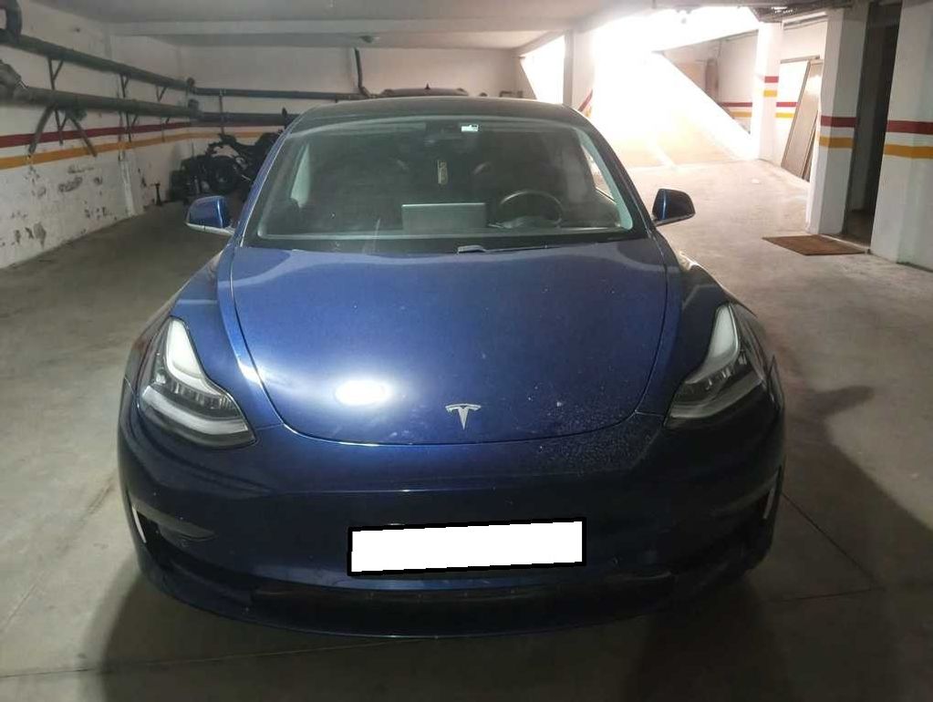 TESLA Model 3 2020