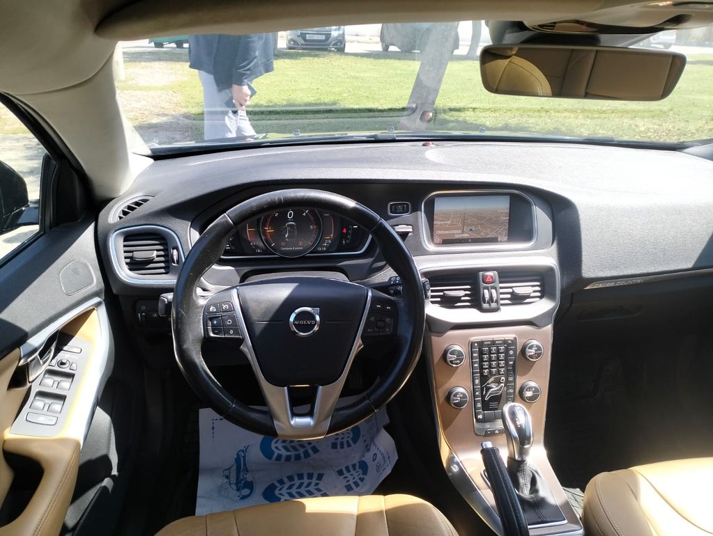 VOLVO V40 Cross Country 2020