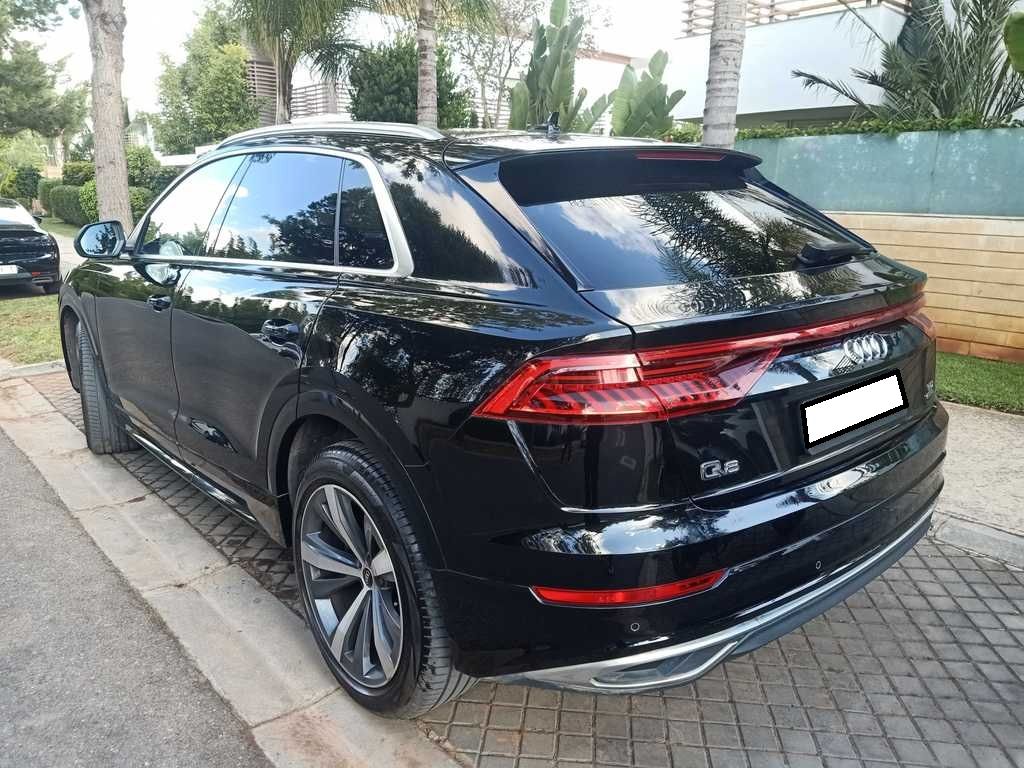 AUDI Q8 2021