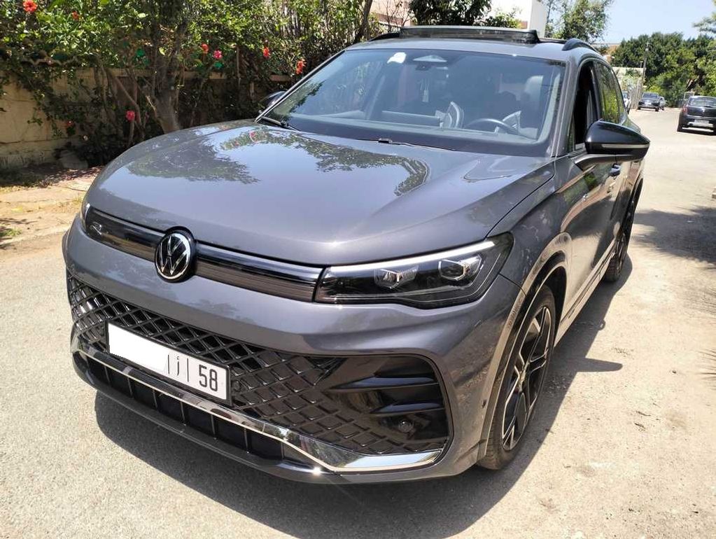 VOLKSWAGEN Tiguan