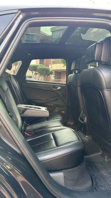 PORSCHE Macan 2022