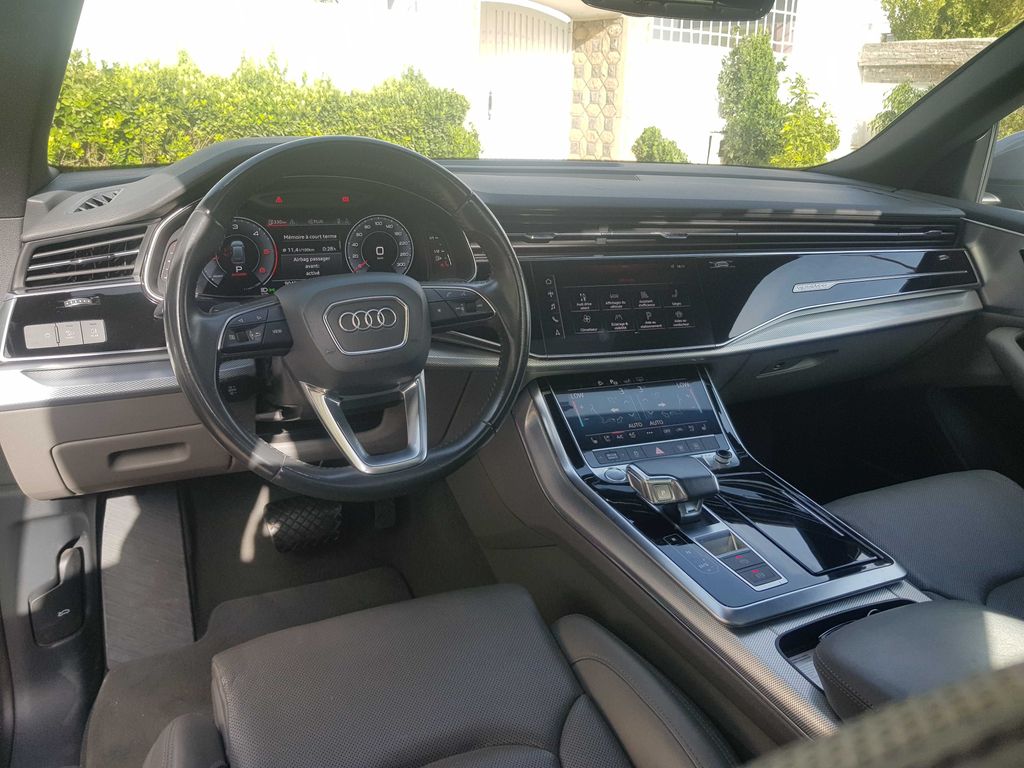 AUDI Q8 2019