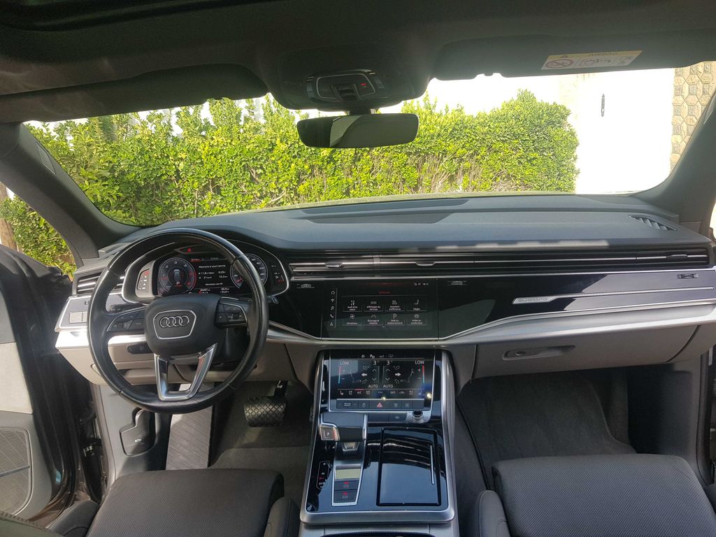 AUDI Q8 2019