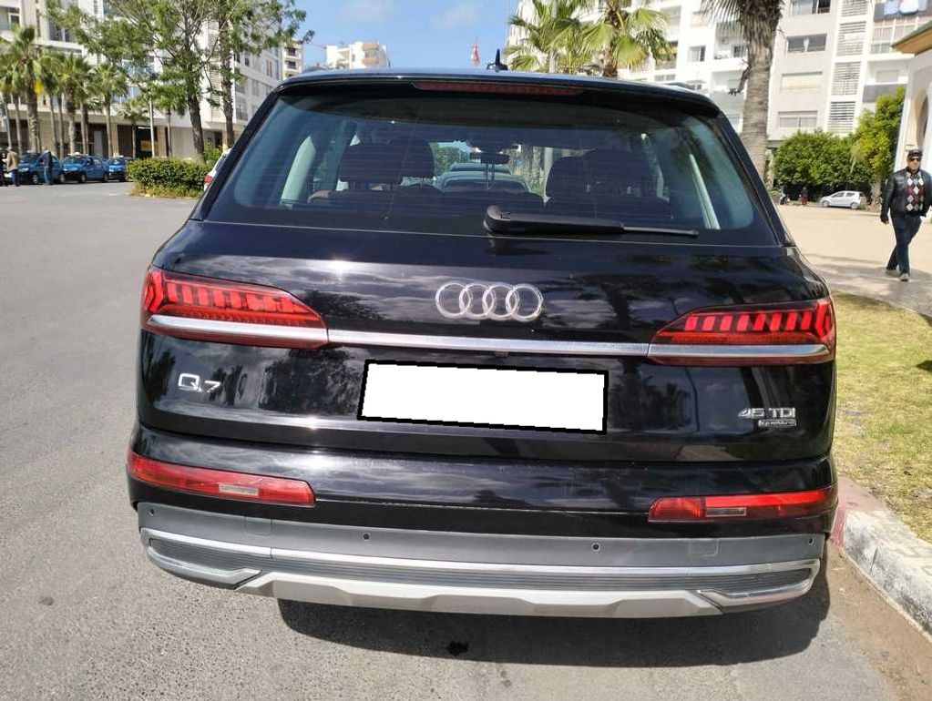 AUDI Q7 2021