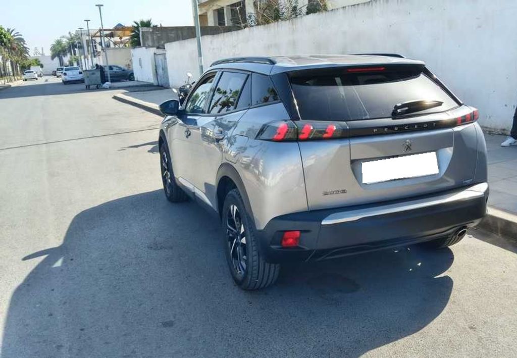 PEUGEOT 2008 2021