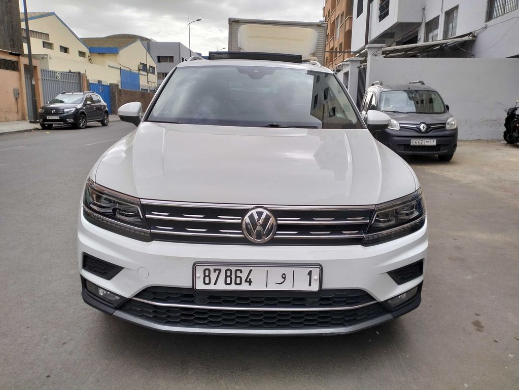 VOLKSWAGEN Tiguan