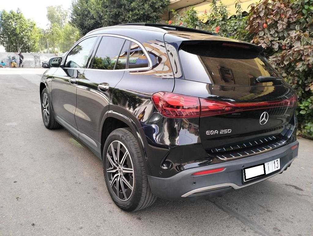 MERCEDES-BENZ EQA 2025