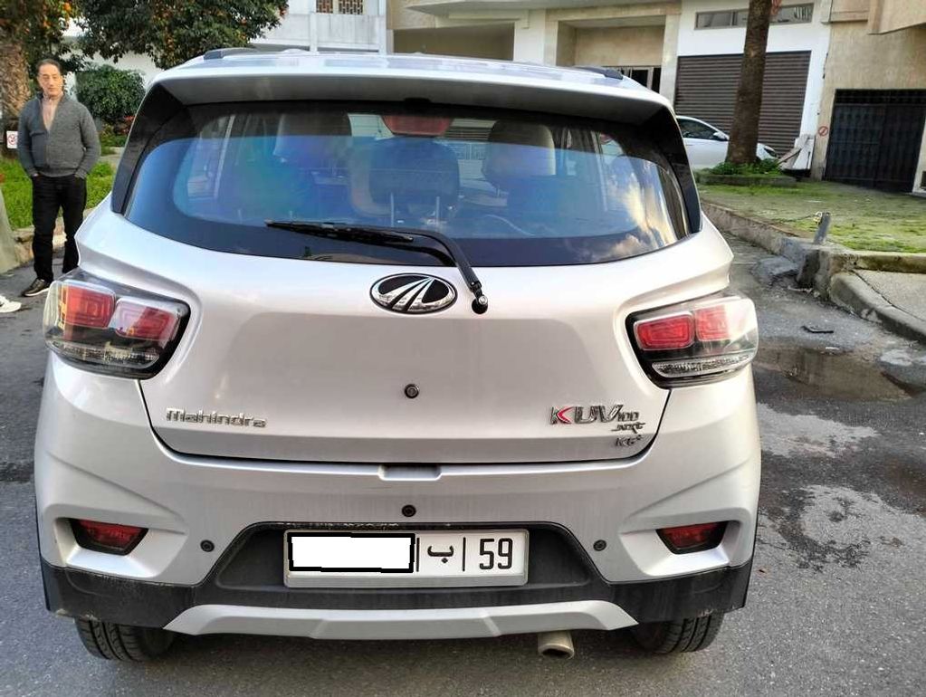 MAHINDRA KUV 100 2022