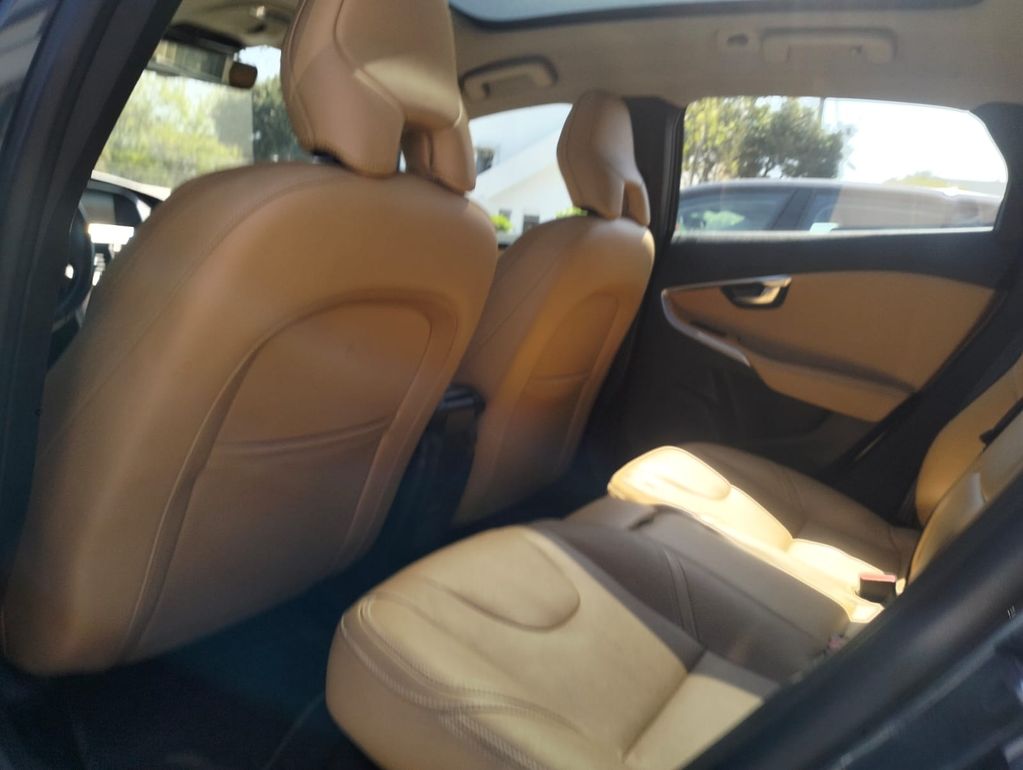 VOLVO V40 Cross Country 2020