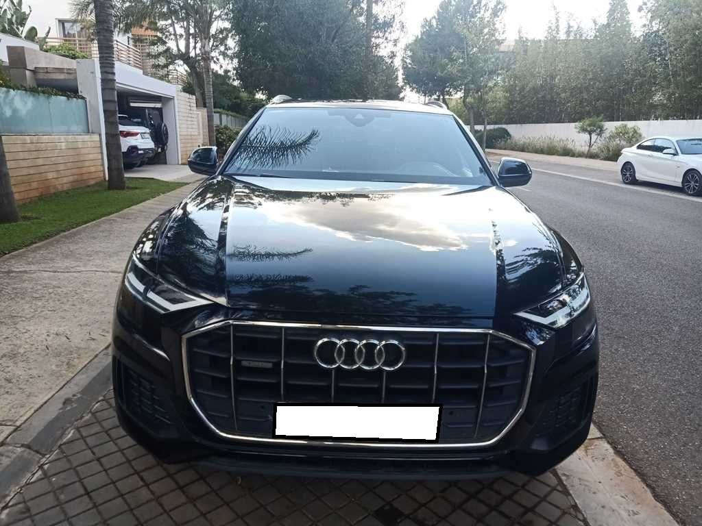 AUDI Q8 2021