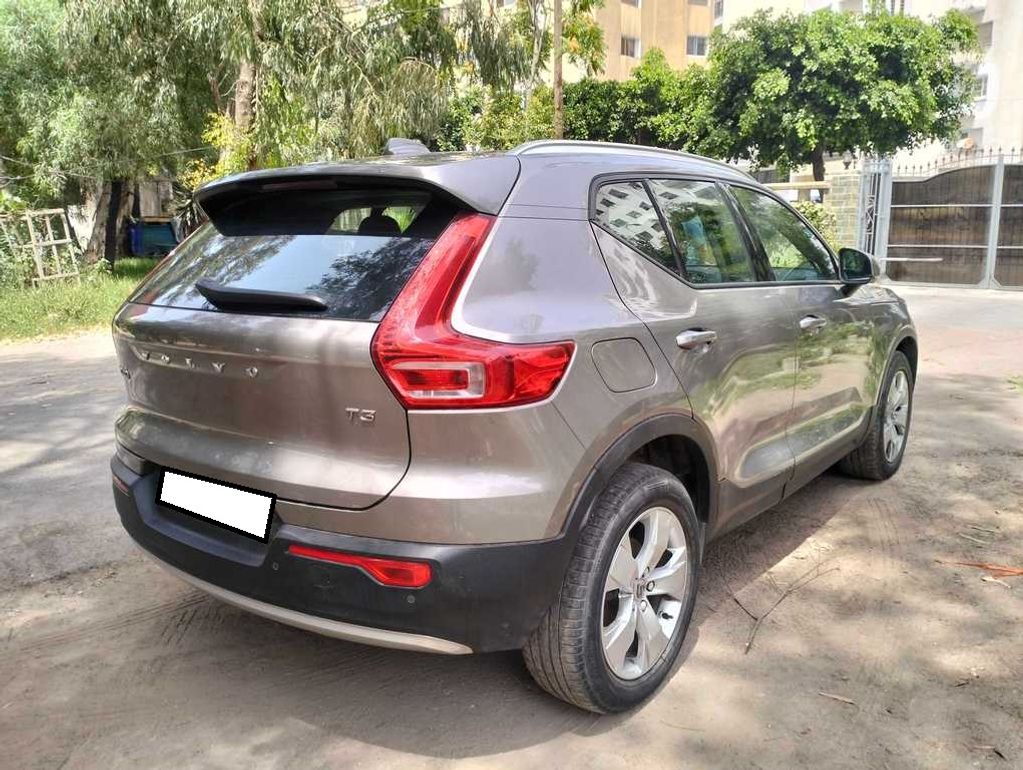 VOLVO XC40 2021